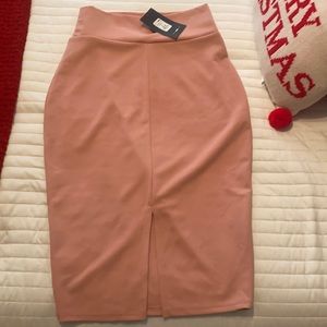 Selling shirt never wear it.